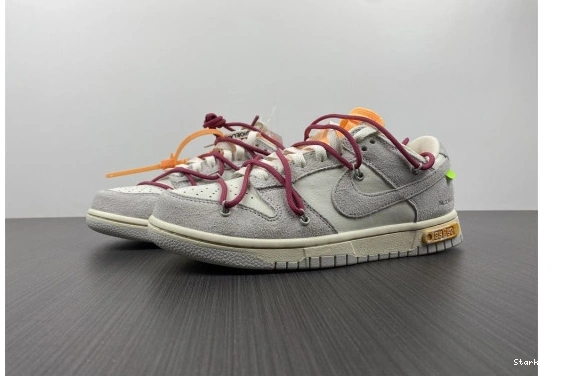 DJ0950-114 Lot Low 35 Dunk Nike O-W 0210